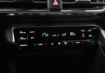 Подержанный автомобиль Kia K5 2021 года (17 фото)