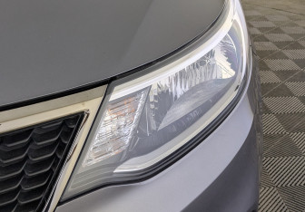 Подержанный автомобиль Kia Rio Hatchback 2015 года (11 фото)