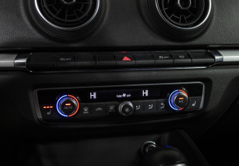 Подержанный автомобиль Audi A3 Sedan 2018 года (14 фото)