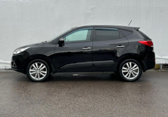 Подержанный автомобиль Hyundai ix35 2011 года (8 фото)