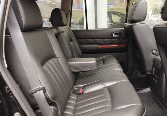 Подержанный автомобиль Nissan Patrol 2005 года (11 фото)