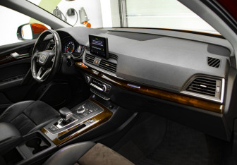 Подержанный автомобиль Audi Q5 2017 года (30 фото)
