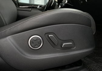 Подержанный автомобиль Genesis G80 2021 года (24 фото)