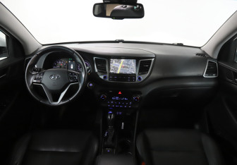 Подержанный автомобиль Hyundai Tucson 2017 года (12 фото)