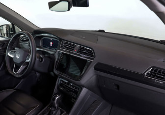 Подержанный автомобиль Volkswagen Tiguan 2021 года (5 фото)