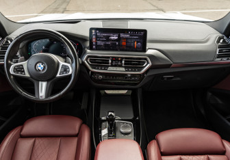 Подержанный автомобиль BMW X3 2022 года (14 фото)
