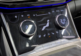 Подержанный автомобиль Exeed VX 2023 года (9 фото)