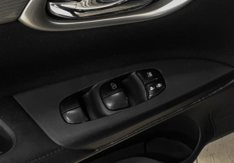 Подержанный автомобиль Nissan Sentra Sedan 2015 года (16 фото)