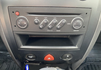 Подержанный автомобиль Renault Megane Sedan 2008 года (13 фото)