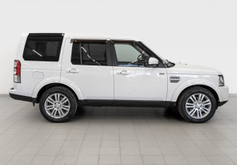 Подержанный автомобиль Land Rover Discovery 2015 года (4 фото)