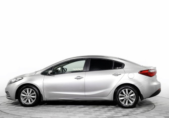Подержанный автомобиль Kia Cerato Sedan 2013 года (3 фото)