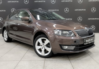 Подержанный автомобиль Skoda Octavia Liftback 2015 года (3 фото)