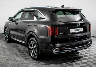 Подержанный автомобиль Kia Sorento 2021 года (7 фото)