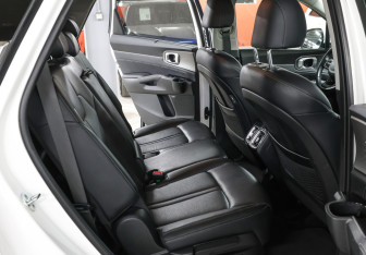 Подержанный автомобиль Kia Sorento 2021 года (12 фото)