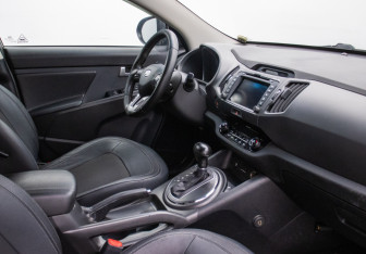 Подержанный автомобиль Kia Sportage 2012 года (9 фото)
