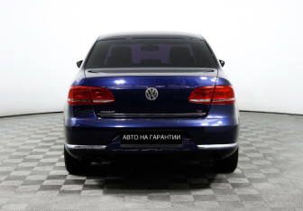 Подержанный автомобиль Volkswagen Passat Sedan 2011 года (6 фото)