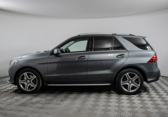 Подержанный автомобиль Mercedes-Benz GLE 2016 года (8 фото)