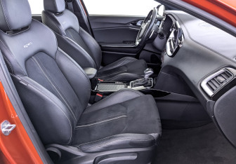 Подержанный автомобиль Kia Ceed Wagon 2021 года (24 фото)