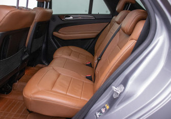 Подержанный автомобиль Mercedes-Benz GLE 2015 года (11 фото)