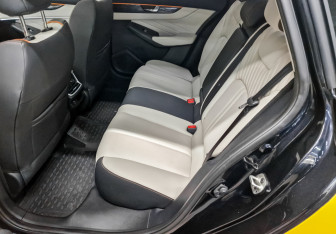 Подержанный автомобиль DongFeng Shine Max 2023 года (12 фото)