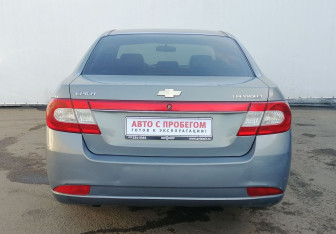 Подержанный автомобиль Chevrolet Epica 2012 года (6 фото)