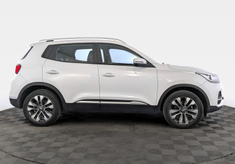 Подержанный автомобиль Chery Tiggo 4 2022 года (4 фото)