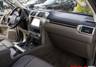 Подержанный автомобиль Lexus GX 2015 года (13 фото)