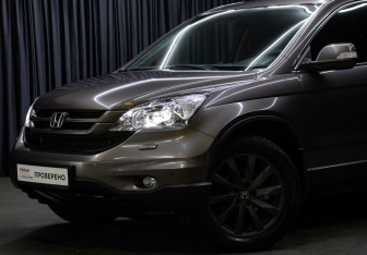 Подержанный автомобиль Honda CR-V 2012 года (17 фото)