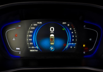 Подержанный автомобиль Geely Coolray 2022 года (13 фото)