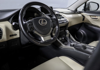 Подержанный автомобиль Lexus NX 2015 года (14 фото)