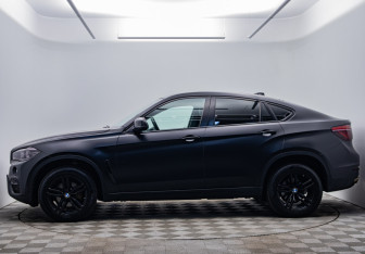 Подержанный автомобиль BMW X6 2016 года (8 фото)