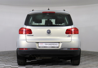 Подержанный автомобиль Volkswagen Tiguan 2015 года (6 фото)