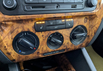 Подержанный автомобиль Volkswagen Jetta Sedan 2014 года (26 фото)