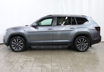 Подержанный автомобиль Volkswagen Teramont 2019 года (8 фото)