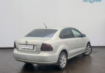 Подержанный автомобиль Volkswagen Polo Sedan 2013 года (5 фото)
