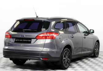 Подержанный автомобиль Ford Focus Wagon 2015 года (5 фото)