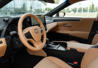 Новый Lexus ES 2025 (10 фото)