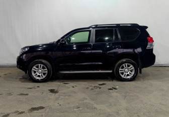 Подержанный автомобиль Toyota Land Cruiser Prado 2013 года (7 фото)