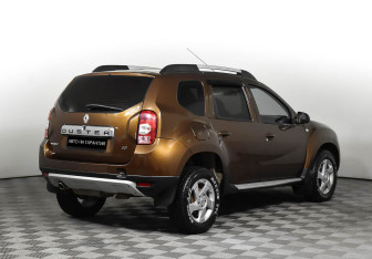 Подержанный автомобиль Renault Duster 2013 года (3 фото)