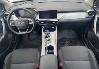 Подержанный автомобиль Geely Coolray 2022 года (9 фото)