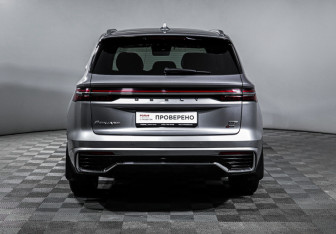 Подержанный автомобиль Geely Monjaro 2025 года (6 фото)
