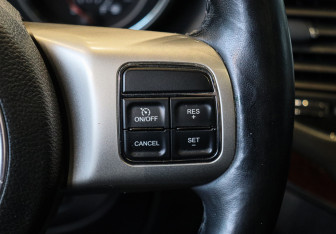 Подержанный автомобиль Jeep Grand Cherokee 2012 года (24 фото)