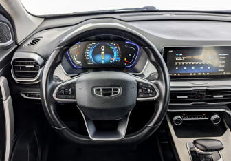 Подержанный автомобиль Geely Coolray 2022 года (21 фото)