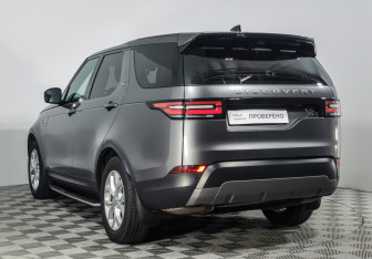 Подержанный автомобиль Land Rover Discovery 2017 года (9 фото)