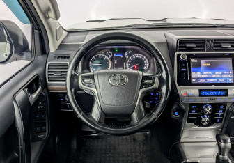 Подержанный автомобиль Toyota Land Cruiser Prado 2020 года (22 фото)