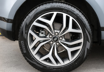 Подержанный автомобиль Land Rover Range Rover Evoque 2021 года (24 фото)