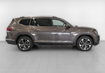 Подержанный автомобиль Volkswagen Teramont 2023 года (4 фото)