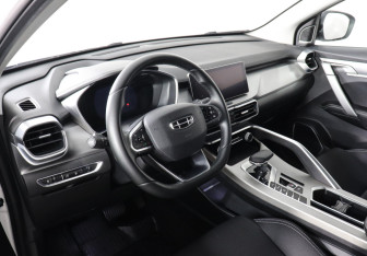 Подержанный автомобиль Geely Coolray 2023 года (9 фото)
