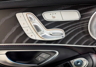 Подержанный автомобиль Mercedes-Benz GLC AMG 2017 года (22 фото)