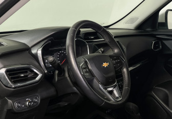 Подержанный автомобиль Chevrolet TrailBlazer 2021 года (13 фото)